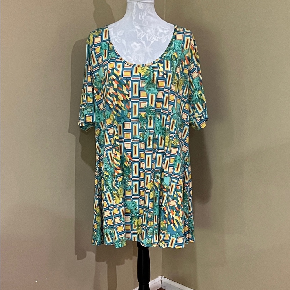 LuLaRoe Multicolor Geometric Tunic Top
